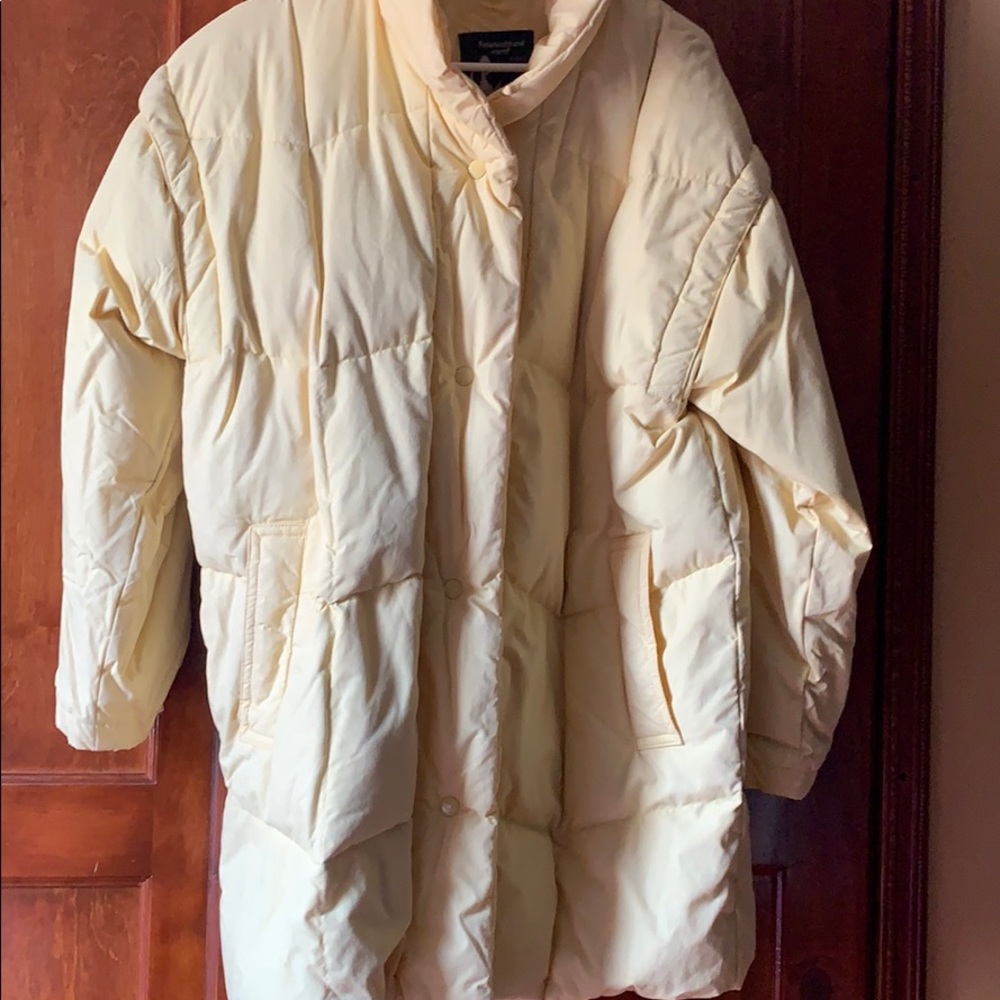 Federleicht bud warm yellow jacket